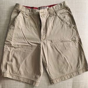 Men’s khaki shorts